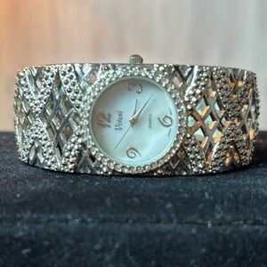 Vivani Quartz Women’s Silver-Tone Bracelet Watch With Shimmering Crystals